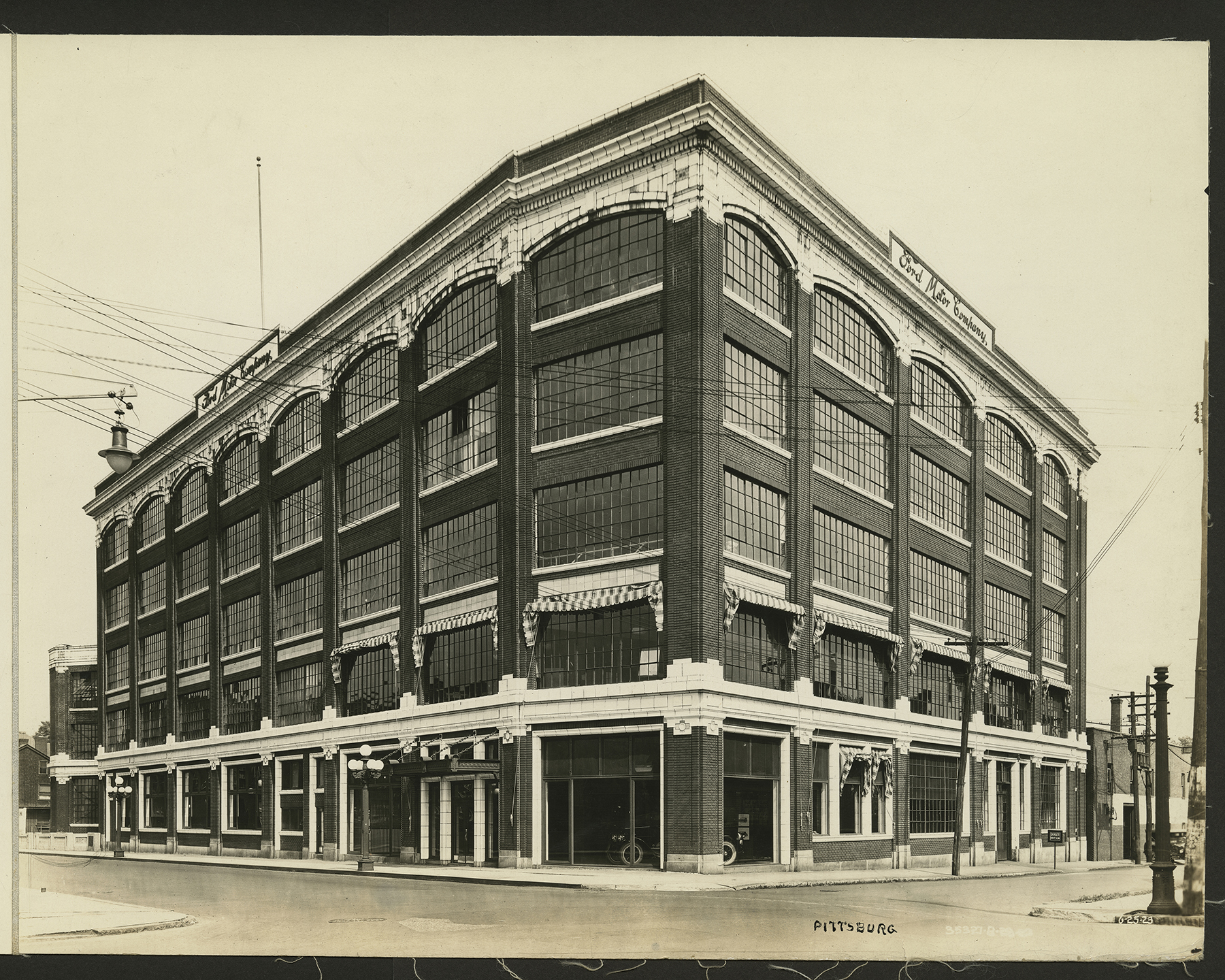 Ford Motor Co. Assembly Plant in Pittsburgh in 1923. (Courtesy of The Henry Ford)